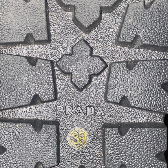 Prada Snow Boots (GREAT CONDITION) - Picture 4 of 4